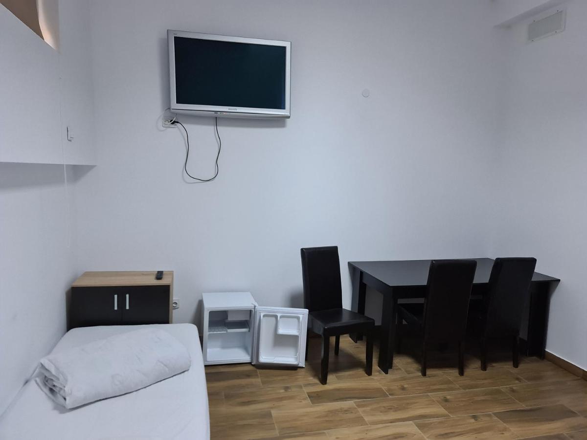 Hotel Safta Hotels Pielestii المظهر الخارجي الصورة
